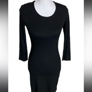 Ella Moss Frida dress in size small long sleeve and never worn. Lightly padded